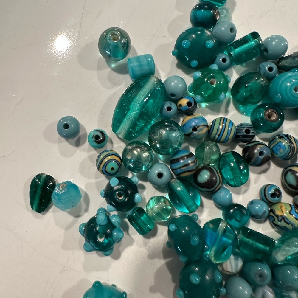 Assorted Teal Beads Lot for jewelry making - Picture 2 of 8